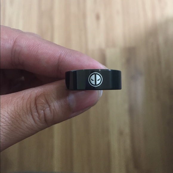 Black Deadpool Ring - Picture 3 of 4